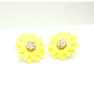 Sunflower glitter stud earrings